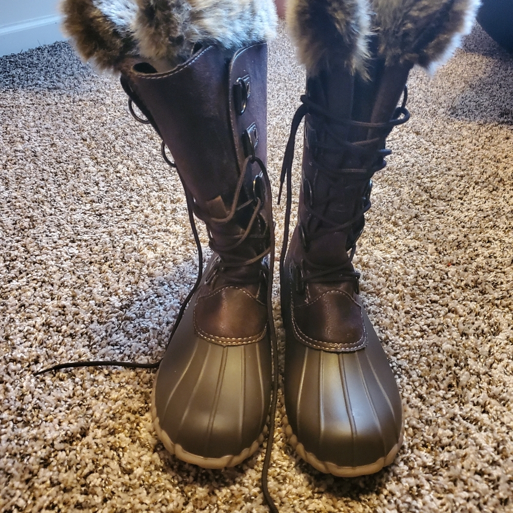 Brown Duck boots